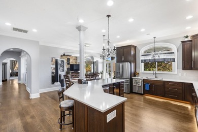 Welcome to an extraordinary lakefront estate in the prestigious - photo 27
