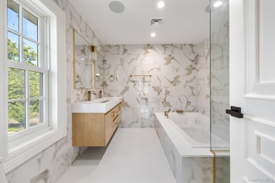 Welcome to an architectural masterpiece set in the heart of - photo 29
