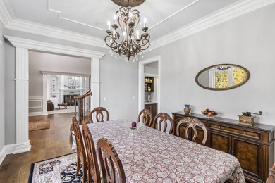 Welcome to an extraordinary lakefront estate in the prestigious - photo 31