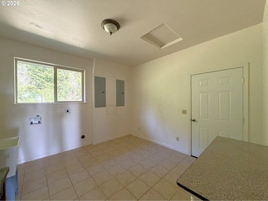 Enjoy peaceful COASTAL LIVING in this custom-built 2006 home - photo 31