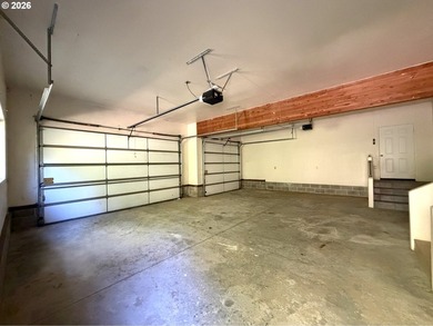 Enjoy peaceful COASTAL LIVING in this custom-built 2006 home - photo 34