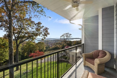 Welcome to an extraordinary lakefront estate in the prestigious - photo 36