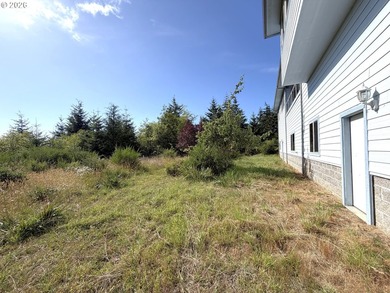 Enjoy peaceful COASTAL LIVING in this custom-built 2006 home - photo 37