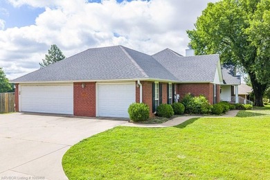 Beautiful & Super Clean 3 Bedroom, 3 1/2 Bath home on 1.46 - photo 38