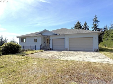 Enjoy peaceful COASTAL LIVING in this custom-built 2006 home - photo 38