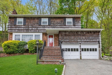 Welcome Home To 21 Beech Place. Colonial Residence On A Quiet - photo 1