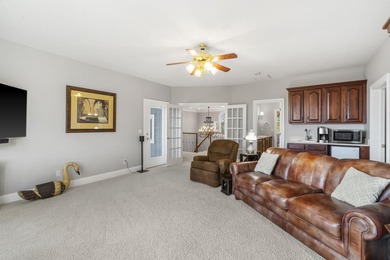 Welcome to an extraordinary lakefront estate in the prestigious - photo 43