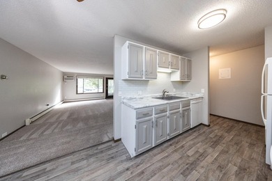 You will fall in love with this beautiful home in a quietly - photo 5