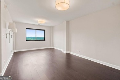 Priced to sell and move in ready right on time for the new - photo 6