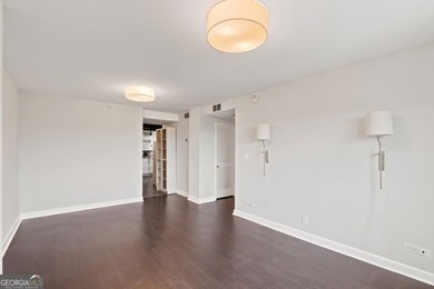 Priced to sell and move in ready right on time for the new - photo 8