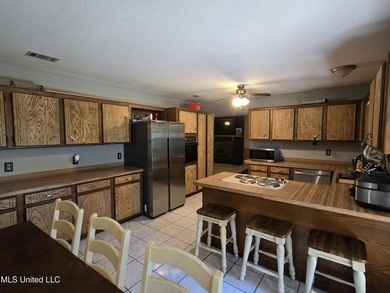 Welcome to this charming retreat tucked away just minutes from - photo 13