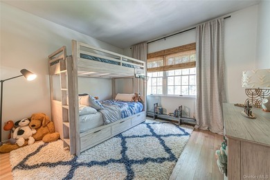 Move right into this spectacular 4 BR, 2.5 BA colonial in the - photo 20