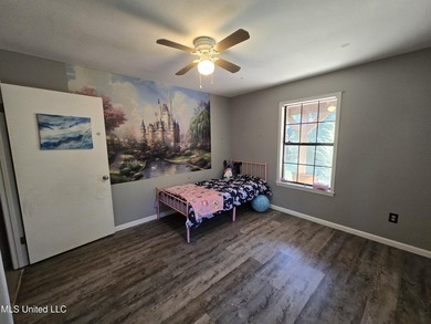 Welcome to this charming retreat tucked away just minutes from - photo 22