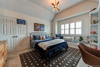 Move right into this spectacular 4 BR, 2.5 BA colonial in the - photo 22