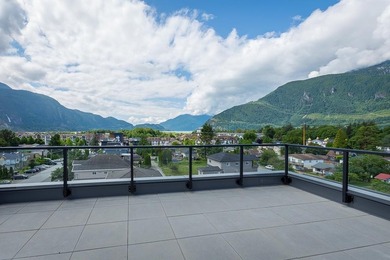 DISCOVER DOWNTOWN SQUAMISH LIVING!! This centrally located, West - photo 26
