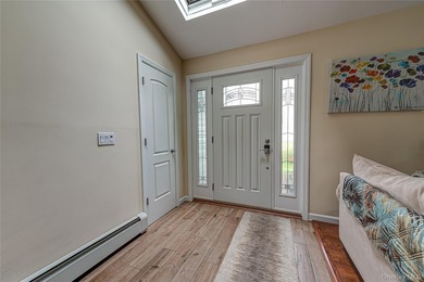 Impeccably maintained 2,000 sq. ft. move-in ready Splanch set on - photo 4