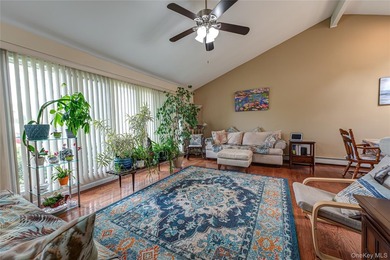 Impeccably maintained 2,000 sq. ft. move-in ready Splanch set on - photo 5