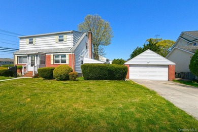 Come see this beautifully renovated Cape Cod style home. This - photo 2