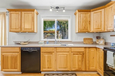 MLS# 294620 Just steps from the Columbia River and walking - photo 9