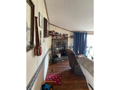 Horse lovers retreat! 8+ acres with 3 bedrooms, 2 bathrooms - photo 3