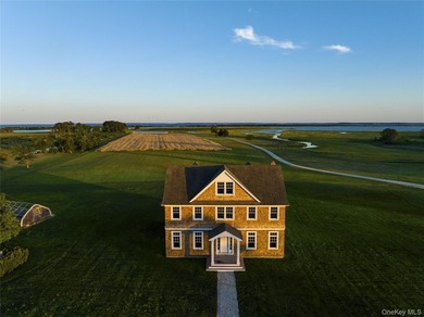 Behind a lush privet hedge, this expansive 102+ acre waterside - photo 9