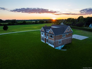 Behind a lush privet hedge, this expansive 102+ acre waterside - photo 10