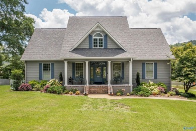 Lake Home For Sale in Rainbow City, Alabama
