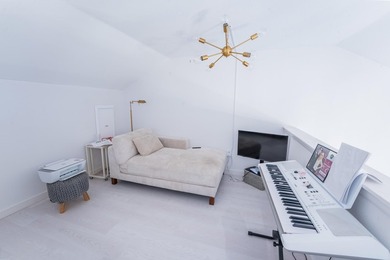 Updated Villa with Loft & Peaceful Pond Views Beautifully - photo 18