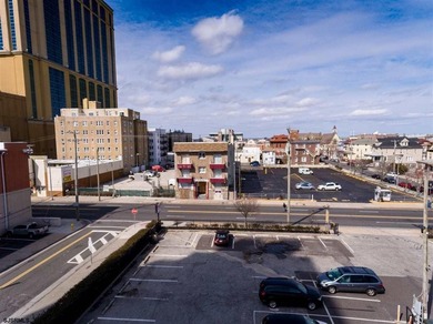 This exceptional commercial building, formerly a hotel with 48 - photo 3