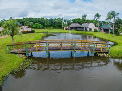 Updated Villa with Loft & Peaceful Pond Views Beautifully - photo 25