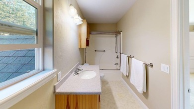 Coastal, Beautifully designed and immaculately maintained 3287 - photo 33