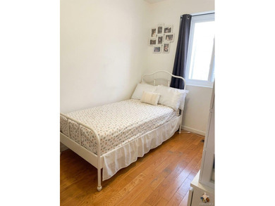 Large Six Dwelling House in Prime location of Flushing Center - photo 4