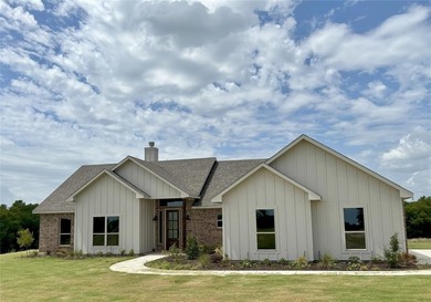 Lake Tawakoni Home For Sale in Lone Oak Texas