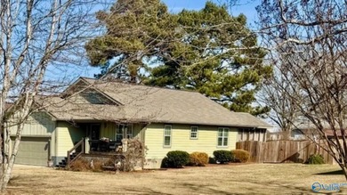 Price Improvement!!! Beautiful, turn-key 3BR/2BA home in Centre - photo 23