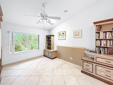 Second-floor condo with 3 bedrooms, 2 bathrooms, vaulted - photo 14