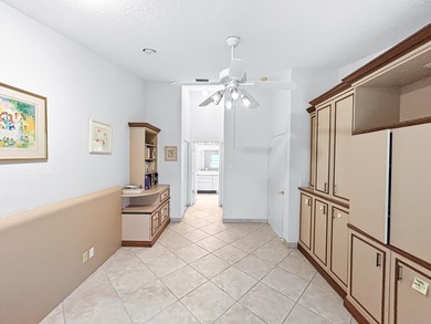 Second-floor condo with 3 bedrooms, 2 bathrooms, vaulted - photo 15