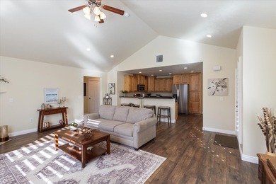 Single-level living done right. Welcome to the Bristol Court