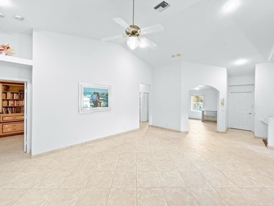 Second-floor condo with 3 bedrooms, 2 bathrooms, vaulted - photo 22