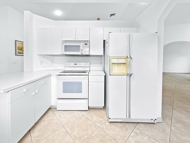 Second-floor condo with 3 bedrooms, 2 bathrooms, vaulted - photo 24