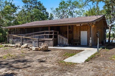 Welcome to your waterfront paradise! This stunning property - photo 3