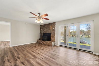 This stunning waterfront ranch with basement offers the perfect - photo 22