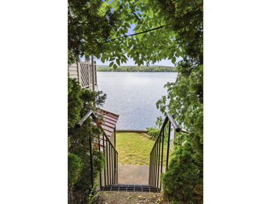 Swan Lake waterfront living doesn't get more immediate than this - photo 22