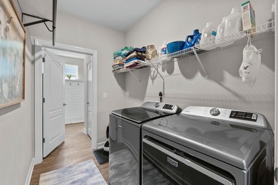 Excellent value for this immaculate home located in desirable - photo 33