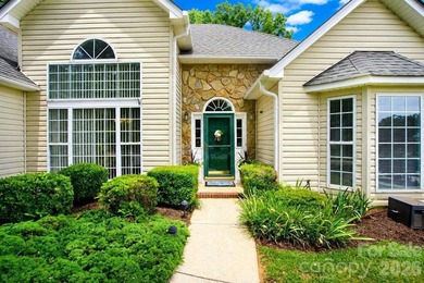 Welcome home to 122 Nantucket Court. This charming one-level - photo 2