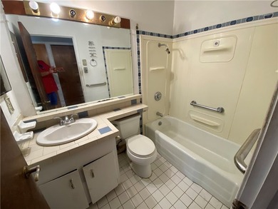 Welcome home to TROPIC PARK subdivision. This three-bedroom two - photo 12