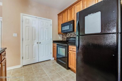 Charming 2-Story Townhouse WITH A NEW ROOF! This lovely - photo 14