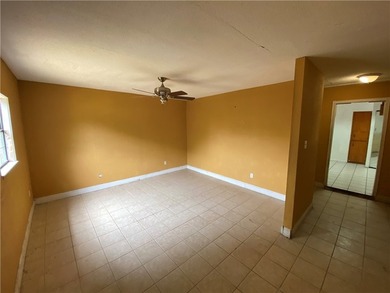 Welcome home to TROPIC PARK subdivision. This three-bedroom two - photo 15