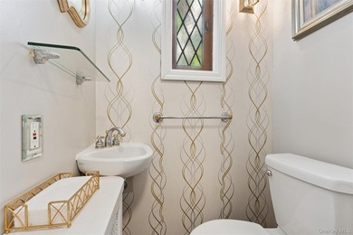 Welcome to this beautifully renovated 3-bedroom, 3-bath Colonial - photo 21
