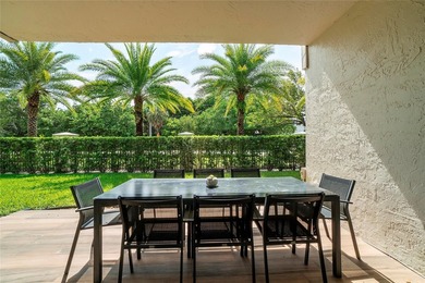 A recently remodeled 3-bed, 3.5-bath townhome w/2-car garage - photo 24
