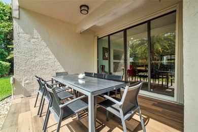 A recently remodeled 3-bed, 3.5-bath townhome w/2-car garage - photo 25